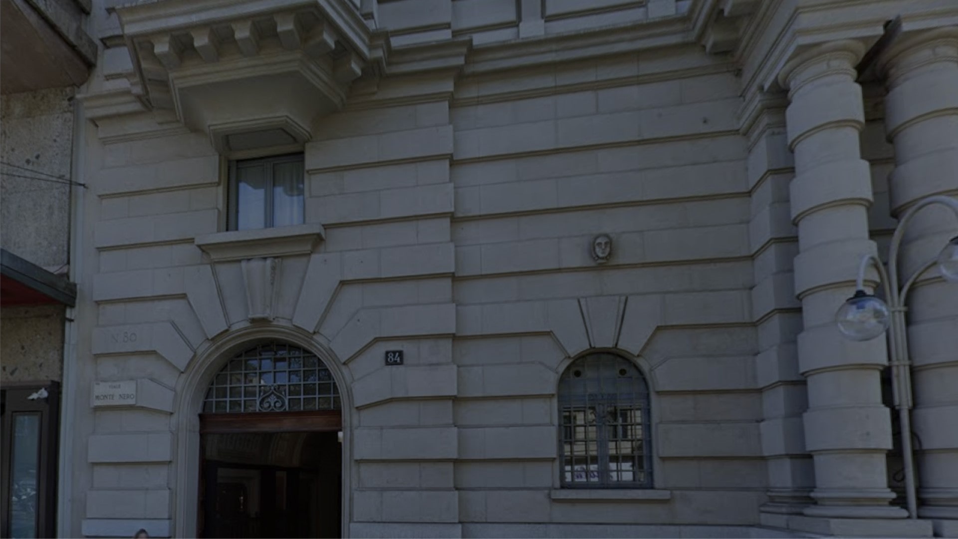 Ingresso della sede di Milano in Viale Monte Nero